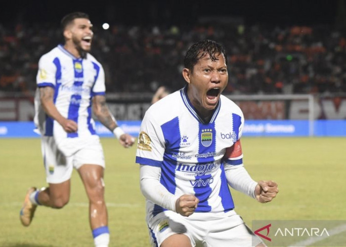 Bungkam Persija Jakarta 2-1, Persib Bandung Kokoh di Puncak Klasemen