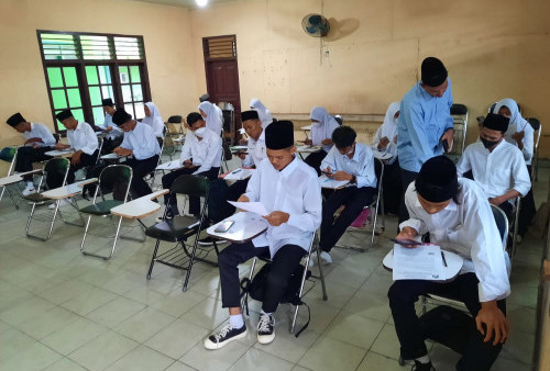Jadi Favorit, 396 Peserta Ikuti Ujian Masuk Seleksi di IAI Nusantara Batang Hari