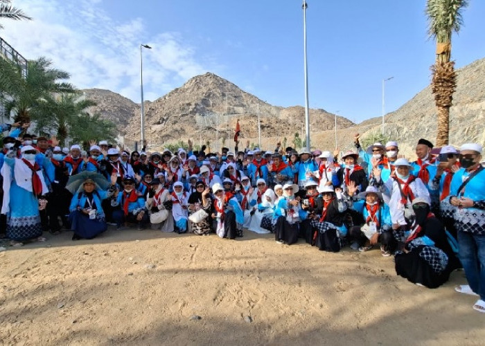 Kawal Jemaah City Tour ke Jabal Rahmah, Tim Medis BTH 23 Wajibkan Penggunaan APD dan Jaga Cairan Tubuh