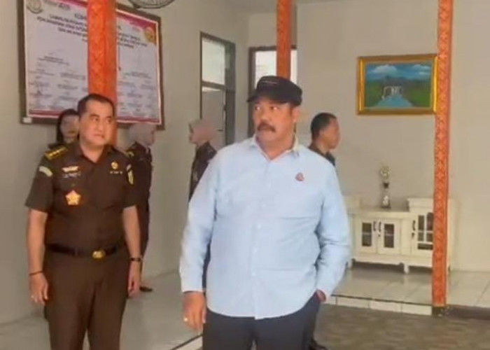 Pastikan Kedisiplinan Pegawai, Kajati Jambi Sidak Cabjari Batanghari di Muara Tembesi