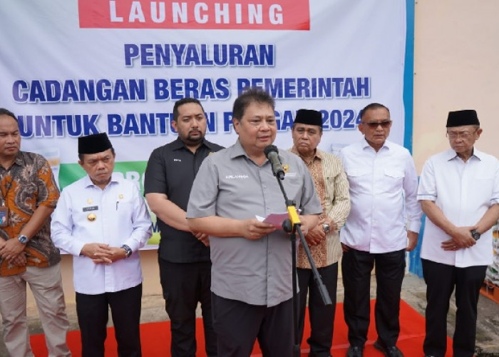 Kunker di Jambi, Menko Perekonomian Salurkan Cadangan Beras Pemerintah Untuk Bantuan Pangan 2024