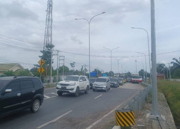 Ribuan Suporter Padati Stadion Jambi Swarna Bhumi, Final Merangin vs Kota Jambi Picu Kemacetan
