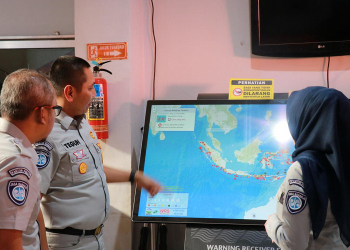 Jasa Raharja Serahkan Bantuan di Lubuk Minturun, Sumatra Barat, Pascabencana Banjir Bandang dan Tanah Longsor