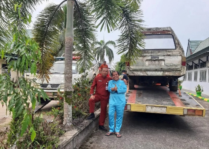 Wujudkan Tata Kelola Aset yang Transparan, BPKAD Serahkan Aset Kepada Pemenang Lelang