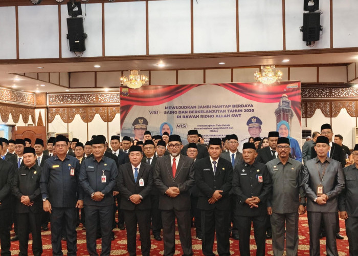 Sekda Kukuhkan 2 Kepala Dinas Nomenklatur Baru Pemprov Jambi, 82 Eselon III dan IV Dilantik 