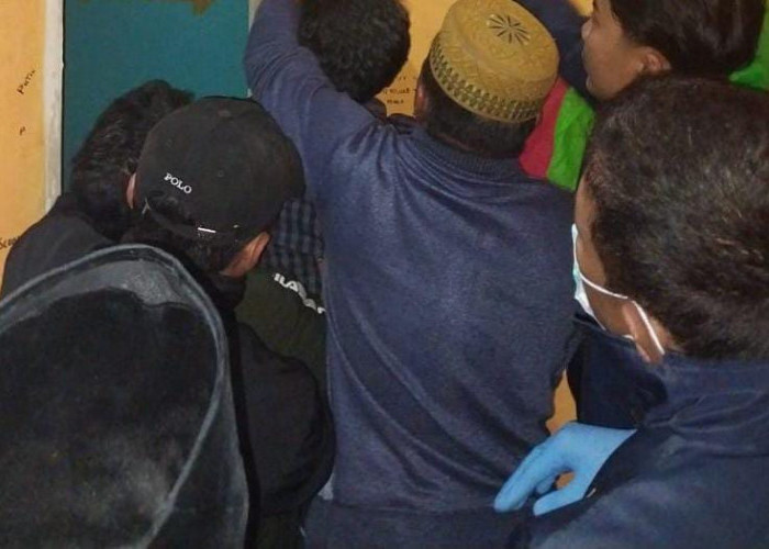 Geger..Seorang Pria Ditemukan Meninggal Tergantung di Rumah Temannya di Kerinci 