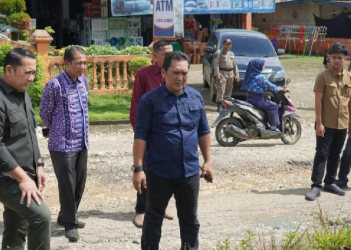 Bupati Merangin Respons Keluhan Warga, Jalan Depan Kantor Camat Pamenang Selatan Segera Mulus