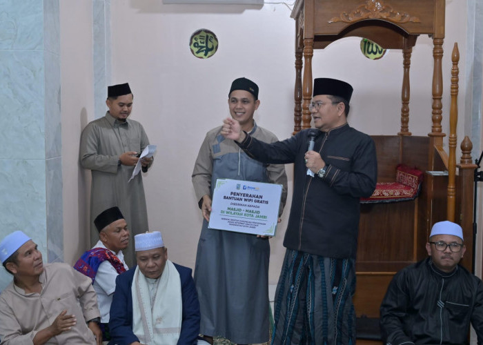Perkuat Akhlak Generasi Muda, Wali Kota Maulana Beri Bantuan Akses Wifi Gratis di Tempat Ibadah