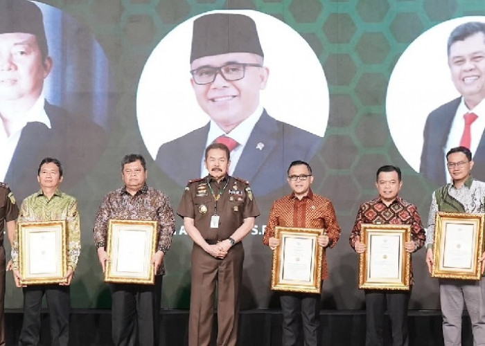 Gubernur Jambi Terima Penghargaan R. Soeprapto Award Tahun 2024