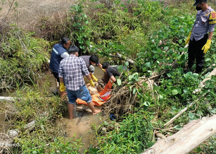 Mayat Pria Ditemukan Mengapung di Kanal Sungai Gelam, Kondisi Sudah Membusuk