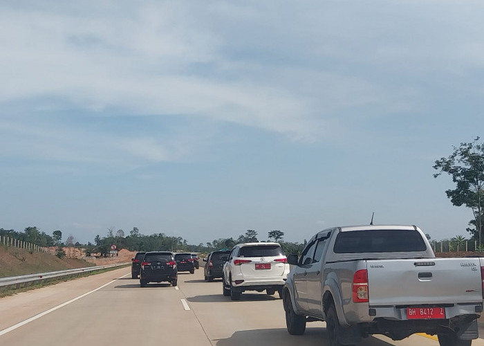 Antusias! 2.500 Kendaraan Masuk Gerbang Tol Bayung Lencir-Tempino di Hari Pertama Dibuka