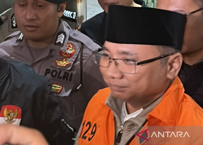 RESMI! Mantan Menteri Agama Yaqut Cholil Qoumas Ditahan KPK