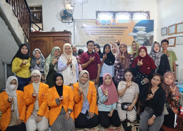 Limbah Pertanian Jadi Pangan Bergizi, Dosen Unja Kenalkan Jamur Edible kepada KWT Sipin Danau Sejahtera