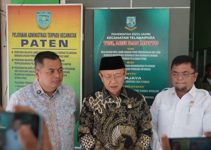 Peduli Rakyat, Ketua DPRD Kota Jambi Bagikan 1.000 Kartu BPJS Ketenagakerjaan