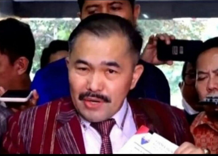 Kamaruddin Pantau Keluarga Brigadir J dari Handphone saat Diperiksa Penyidik Bareskrim