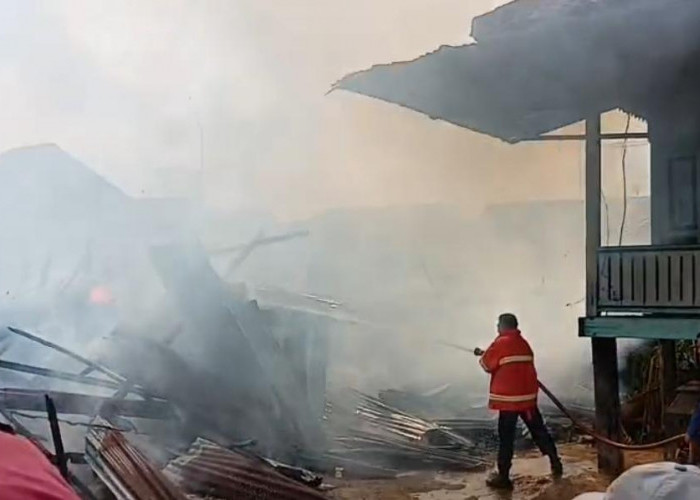 Kebakaran di Kumpeh Ulu, Satu Unit Rumah Warga Hangus Dilalap Api 