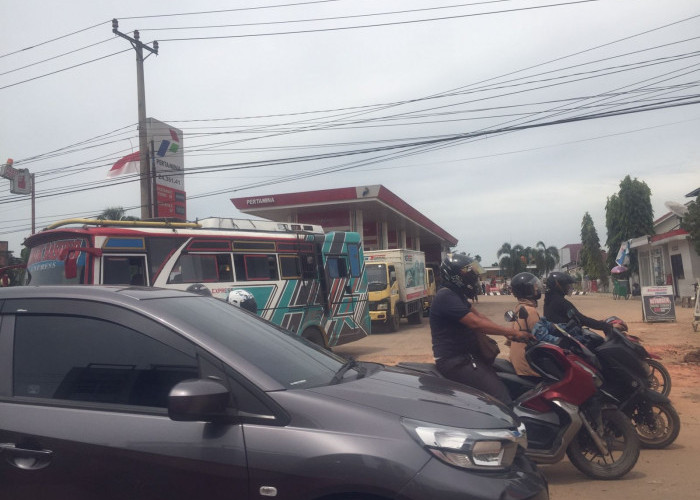 Antrian Pembelian BBM di Kota Jambi Makin Parah, Ini Penyebabnya
