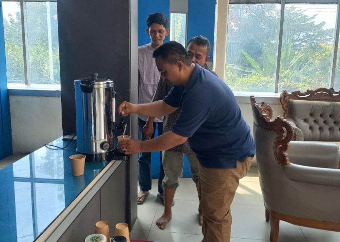 Dongkrak Semangat Kerja Karyawan, Kopi AAA Sediakan Fasilitas Ngopi Gratis di Jambi Ekspres