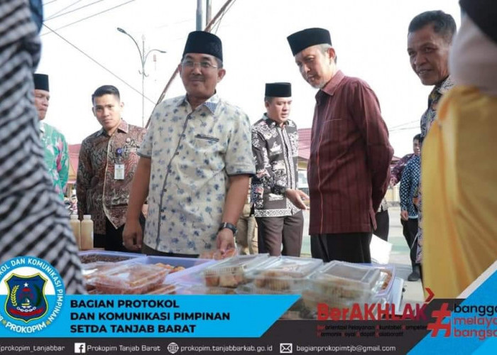 Anwar Sadat Tinjau Pasar Bedug Ramadhan di Alun-alun Kota Kuala Tungkal