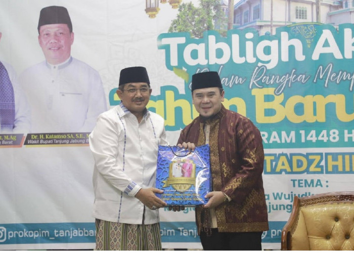 Bupati Anwar Sadat dan Ustadz Hilman Fauzi Hadirkan Semangat Hijrah pada Tabligh Akbar 1 Muharram 1448 H