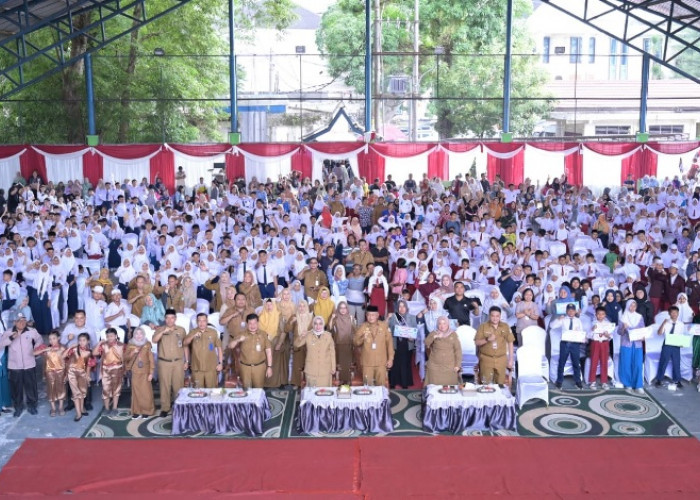 Apresiasi Ratusan Siswa Dan Guru Berprestasi, Pj Wali Kota: Buktikan, Bahwa Kota Jambi Mampu Bersaing