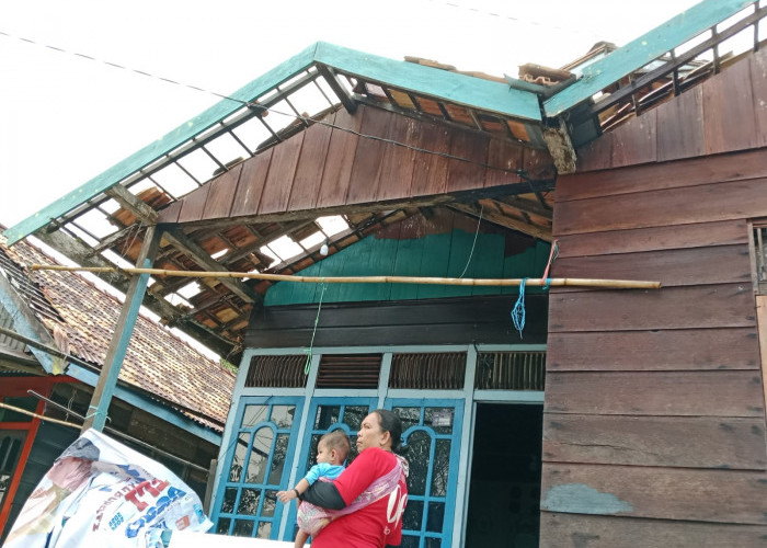 Puting Beliung, Sejumlah Rumah Warga di Muaro Jambi Rusak 