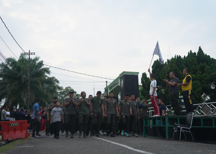 Danrem 042/Gapu Lepas Jalan Santai HUT ke-1 Kodam XX/TIB, Ribuan Warga Tumpah Ruah di Makodim 0415/Jambi