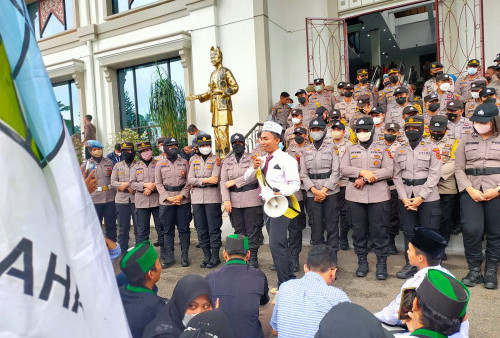 Ada Sosok The King Of Pengicuh di Unjuk Rasa Cipayung Plus di DPRD Provinsi Jambi, Sindir Siapa ?