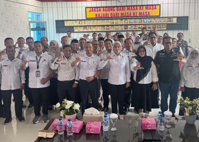 Kepsek SMA dan SMK se-Merangin Diberi Pembekalan Pengelolaan Dana BOS oleh Kejari