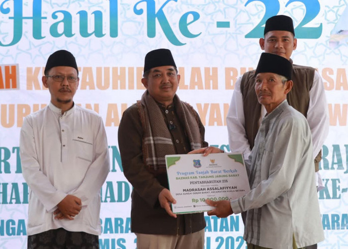 Bupati Anwar Sadat Hadiri Haul KH. Tauhidullah dan Peringatan Harlah Madrasah Salafiyyah ke-62