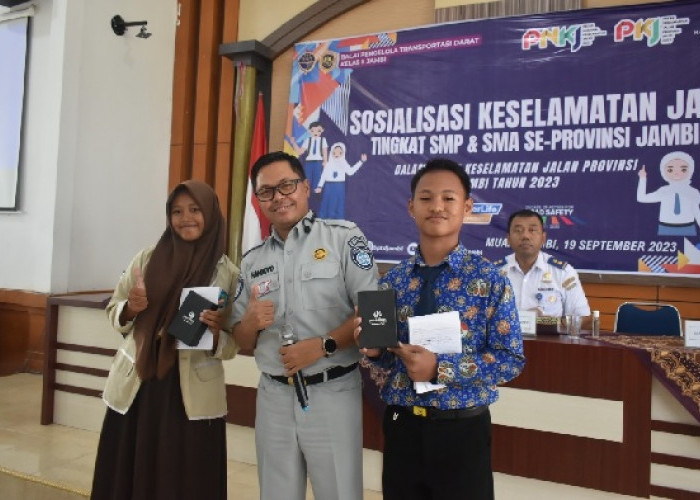 Jasa Raharja Jambi Membuka Wawasan Anak SMP dan SMA dalam Acara PKJ Jambi 2023   