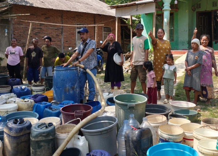 PTPN IV PalmCo dan Karyawan Salurkan 101 Ribu Liter Air Bersih Bantu Warga Terdampak Kekeringan di Banten