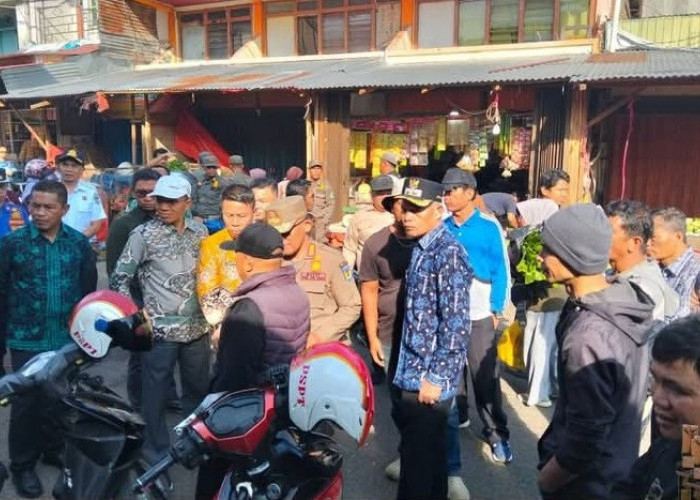 Ratusan Pedagang di Sungai Penuh Protes Relokasi