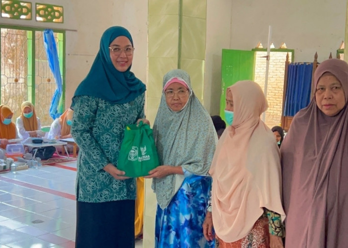 TP PKK Merangin Bersama BAZNAS Salurkan 49 Paket Sembako untuk Lansia Panti Jompo