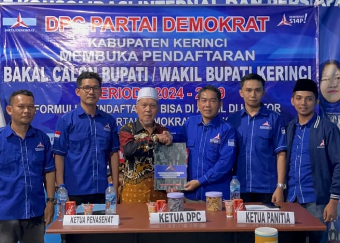 Dr Deri Resmi Daftar Partai Demokrat Untuk Maju Pilkada Kerinci