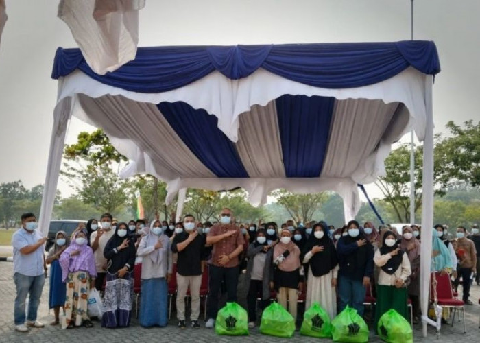 PTPN IV  Salurkan Bantuan Sembako untuk Warga Terdampak Kabut Asap di Pekanbaru