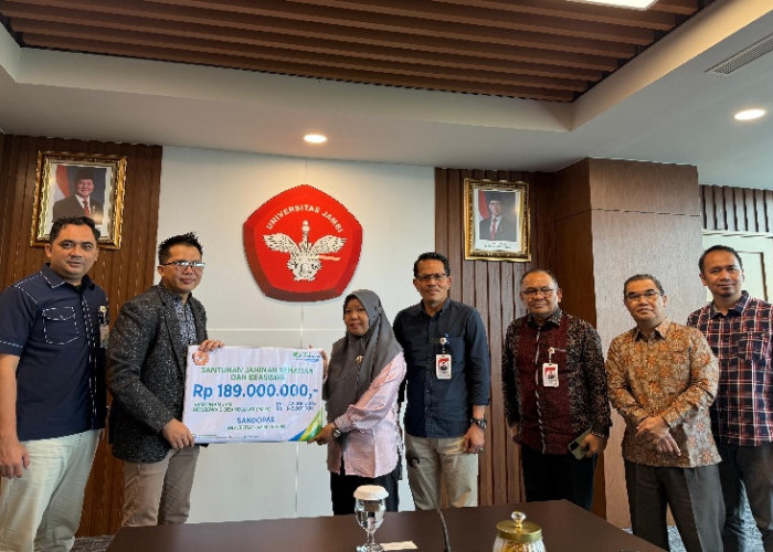 BPJS Ketenagakerjaan Serahkan Santunan Rp189 Juta kepada Ahli Waris Pegawai Unja