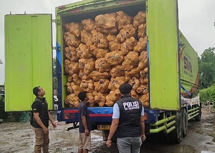 Tindak Lanjuti Laporan Masyarakat, Gudang di Sungai Saren-Tanjabbar Disidak