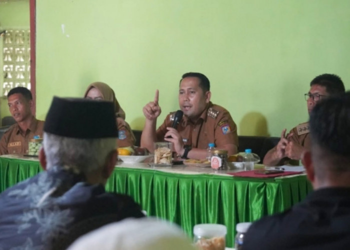 Gelar Rapat Bersama Ketua RT, Bupati M. Syukur Tegaskan Perang Terhadap Sampah