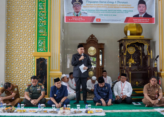 Kemas Faried Serahkan Ambulans Jenazah ke Masjid Jamiatul Ulum, Gratis untuk Penyelenggaraan Jenazah Warga 