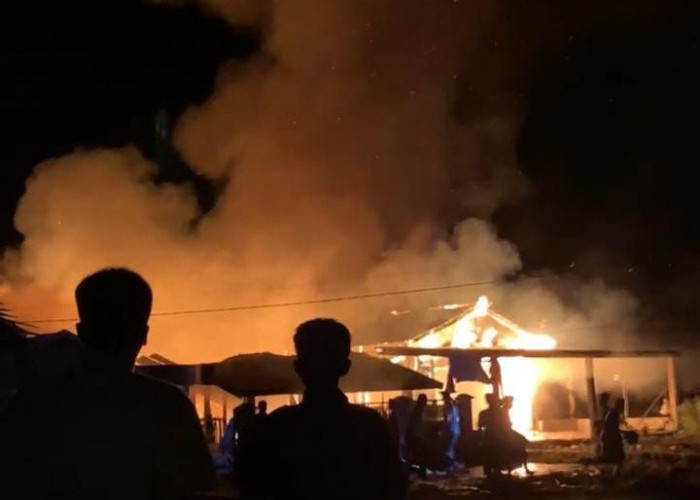 Tiga Rumah di Lambur Luar Ludes Dilalap Api