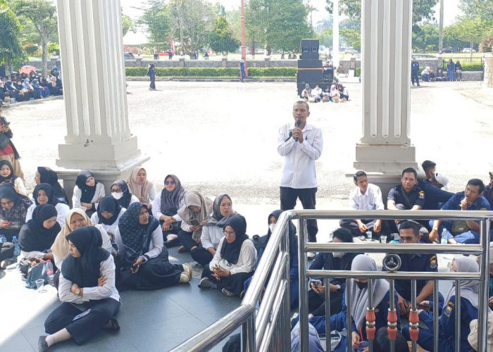 Tuntut Gaji Setara UMP, Tenaga Honor Pemprov Gelar Aksi di DPRD Jambi