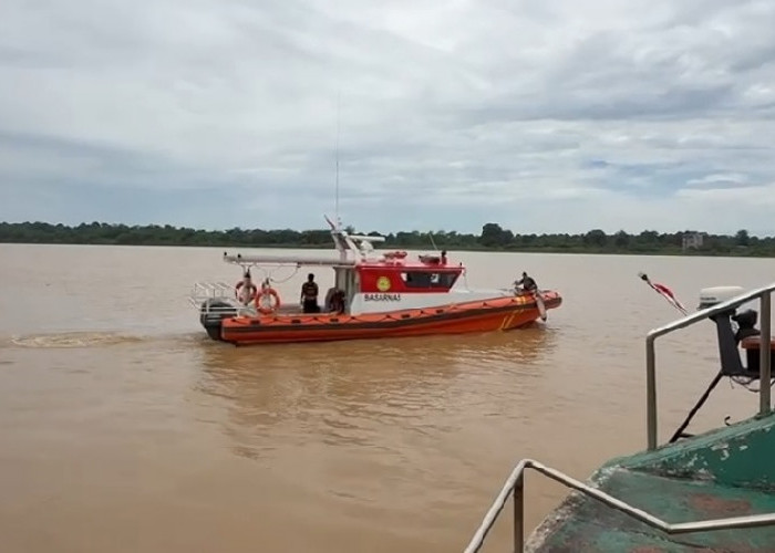 Kapal Angkut 40 Ton Sawit Tenggelam di Simbur Naik, Tiga ABK Hilang