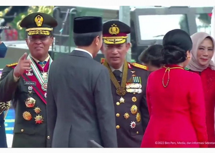 Viral Video Listyo Dicuekin Jokowi Saat Salaman, Pihak Istana : Presiden - Kapolri Tidak Ada Masalah 