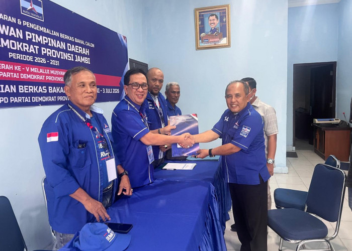 Diwakili Ketua DPC Tanjabtim, Muhammad Zen Ambil Formulir Bakal Calon Ketua Demokrat Jambi