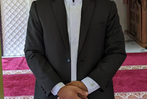 Bambang Alfino Adi Utomo Al Hafizh, Warga Jambi yang Terpilih Menjadi Imam Mesjid di UAE