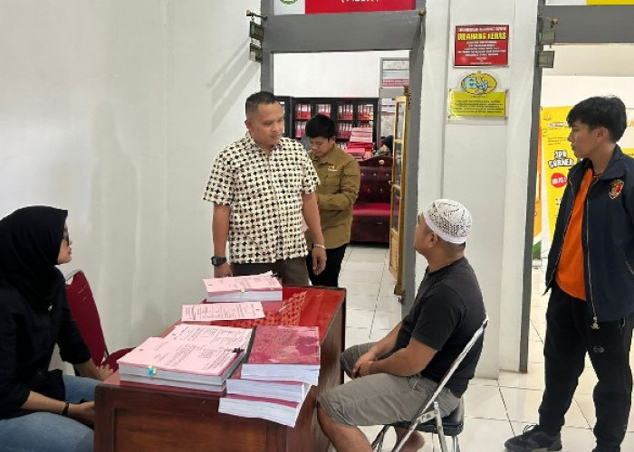 Penyidik Kembali Limpahkan Tiga Tersangka Kasus Pengerusakan TPS di Kota Sungai Penuh ke Kejaksaan 