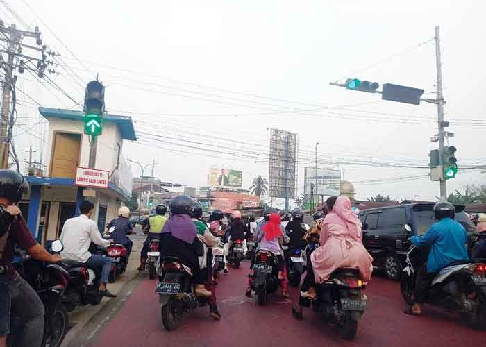 Ruas Jalan di JBC Bertambah, Simpang Mayang Makin Kacau, Lalu Lintas Tambah Macet 