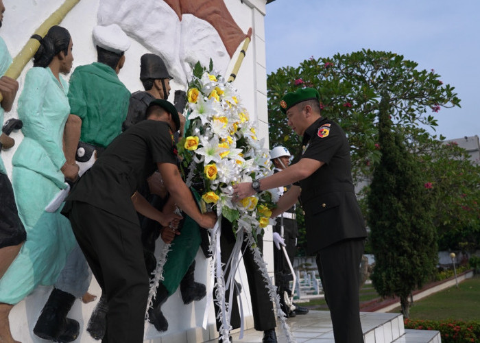Kasrem 042/Gapu Pimpin Ziarah Rombongan Dalam Rangka Hut Ke-1 Kodam XX/Tuanku Imam Bonjol