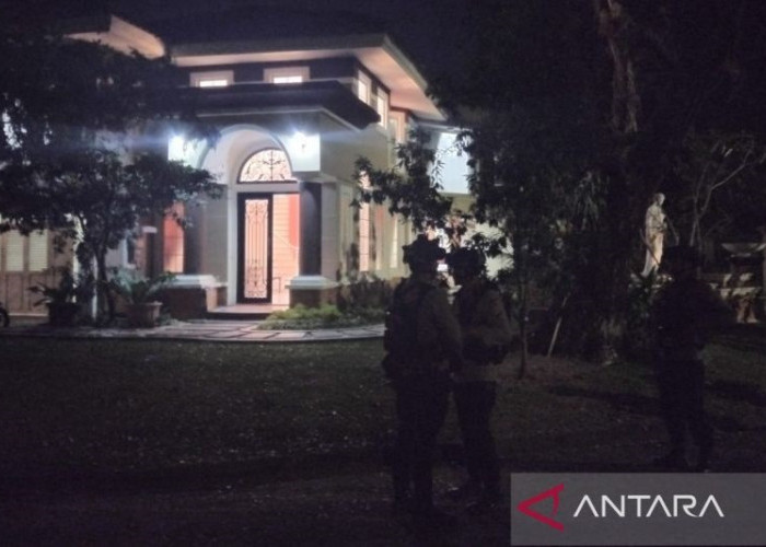 Polisi Geledah Rumah di Sentul dan Sita Aset Rp476 Miliar Termasuk 74 Kg Emas Batangan